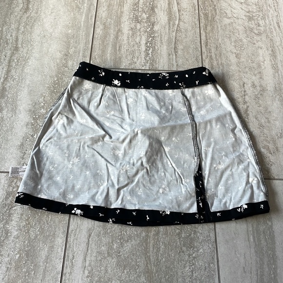 art class black,floral white design XL(14-16)mini skirt for girls - Picture 3 of 7